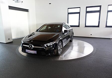 Mercedes-Benz A 180 A -Klasse *LED*Pano*