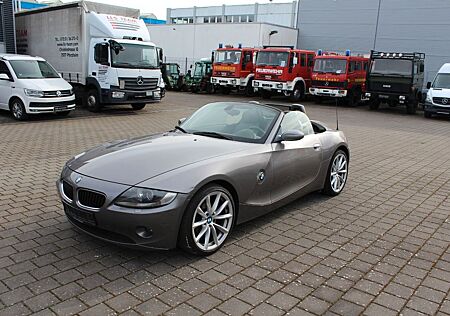 BMW Z4 Baureihe Roadster 2.2i 1.Hand Nur Ser