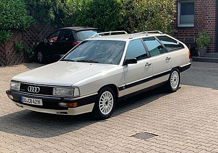 Audi 200 Avant Turbo quattro 10V Perlmuttweiß