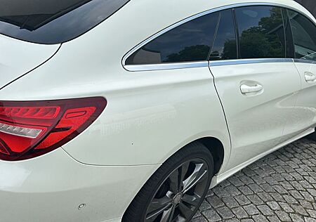 Mercedes-Benz CLA 180 -