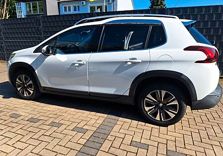Peugeot 2008 Allure PureTech 82 Allure / Rentnerfahrzeug