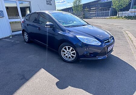 Ford Focus 1,6 Titanium /Tüv 03/27