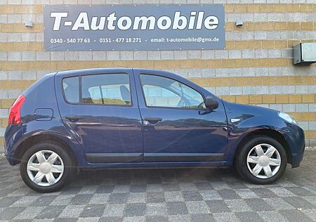 Dacia Sandero wenig km AHK Klima Ganzjahresbereifung