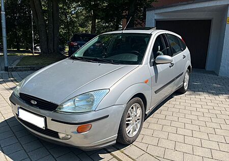 Ford Focus 1.6 Ghia Autom. Ghia