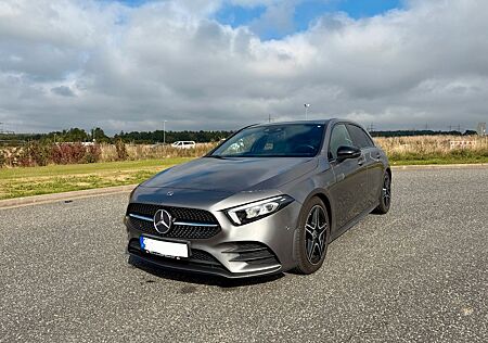 Mercedes-Benz A 200 Auto AMG MBUX Pano Burmester