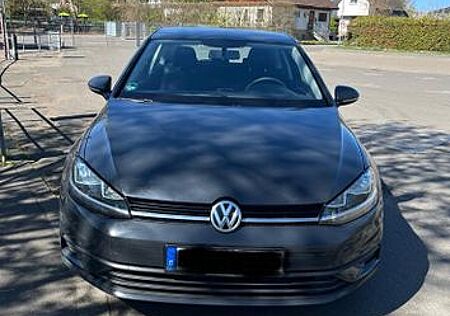 VW Golf Volkswagen 1.0 TSI 63kW Trendline Trendline