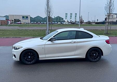BMW 220d Coupe ,M-Paket,mineralweiß metallic