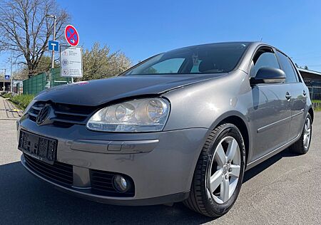 VW Golf Volkswagen V Lim. United
