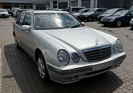 Mercedes-Benz E 200 KOMPRESSOR CLASSIC