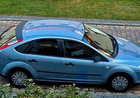 Ford Focus 1,6 Ti-VCT Aus Altersgründen abzuheben TÜV
