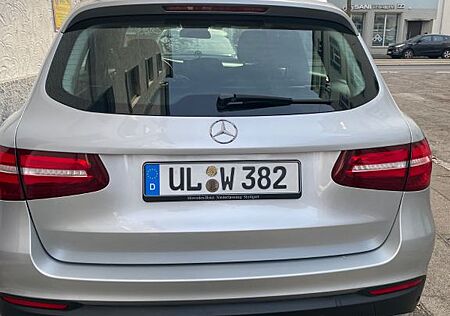 Mercedes-Benz 220 glc