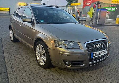 Audi A3 2.0 FSI *Pano-SchiebeDach* Automatik* Leder*