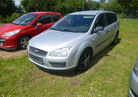 Ford Focus 1,4 Ambiente,Ahk,Klima