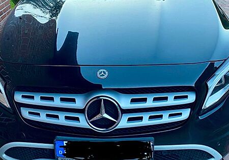 Mercedes-Benz GLA 220 d DCT PEAK Edition PEAK Edition