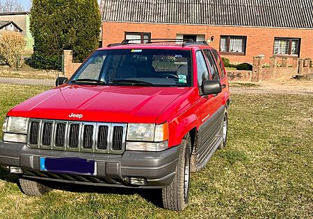 Jeep Grand Cherokee 4.0i Auto Laredo