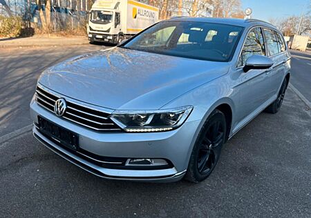VW Passat Variant Volkswagen 2.0 TDI DSG/ R Line /Leder/LED/