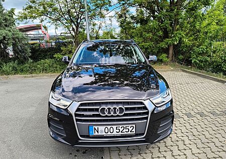 Audi Q3 2.0 TDI S tronic quattro -
