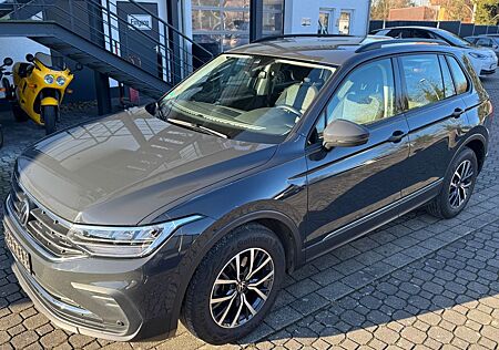 VW Tiguan Volkswagen Navi LED Sitzheizung Klimaautoma.