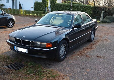 BMW 740i seltener 6-Gang Handschalter erst 71500 Km