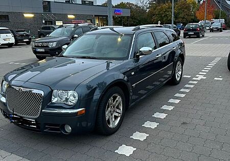Chrysler 300C Touring 3.0 CRD Autom. -