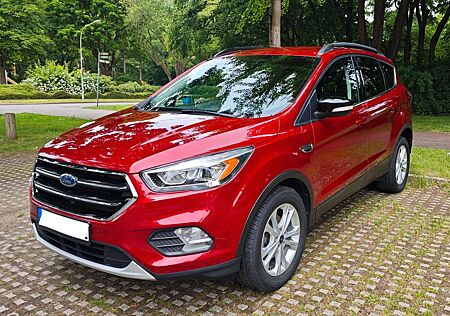 Ford Kuga Escape () 1,5 EcoBoost FWD 134kW Gepflegt