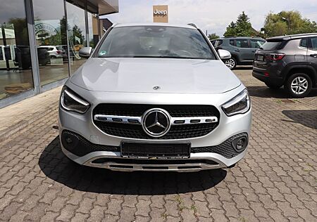 Mercedes-Benz GLA 200 d 4MATIC DCT*Standheizung*LED*NAVI*PDC