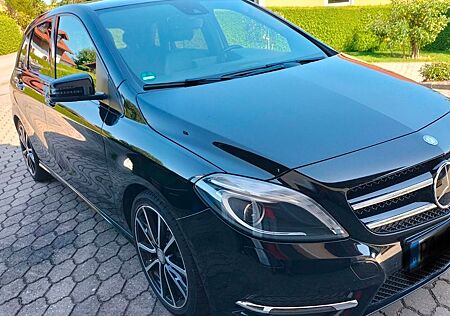 Mercedes-Benz B 220