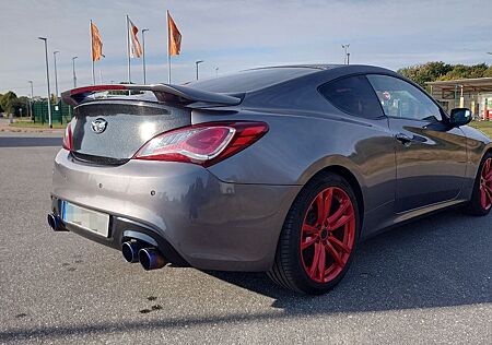 Hyundai Genesis Coupe 3.8 V6 Automatik - INJEN Auspuff