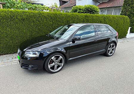 Audi A3 2.0 TDI (DPF) quattro Ambiente Ambiente