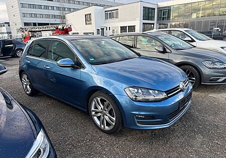 VW Golf Volkswagen VII Lim. Highl*Navi*Xenon*Pano*Standheiz.*