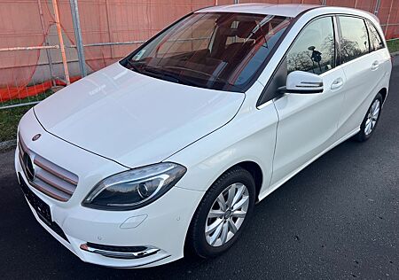 Mercedes-Benz B 180 Aut. Style *TÜV 04/2027*