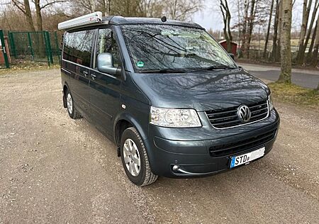 VW T5 California Volkswagen mit Küche und Aufstelldach