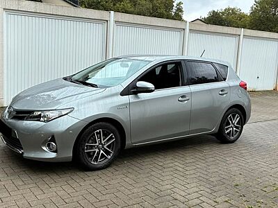 Toyota Auris Hybrid 1.8 Executive Automatik Navi Kamera