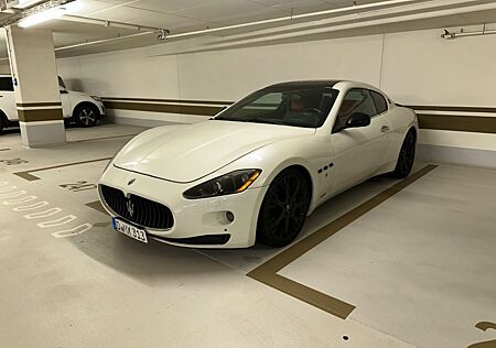 Maserati GranTurismo S 4.7 V8 Automatik F1