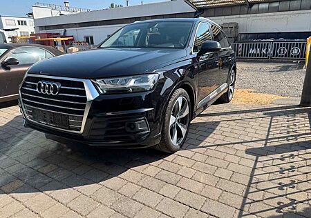Audi Q7 3.0 TDI quattro S-Line 1.HD Scheckheft