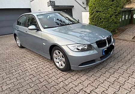 BMW 318i -