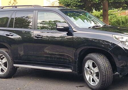 Toyota Land Cruiser 3.0 D-4D Executive Automatik RHD!!