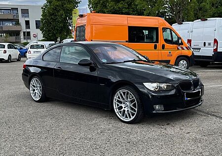 BMW 330i Shadow-Line mit PDC*ACC*NEUER TÜV