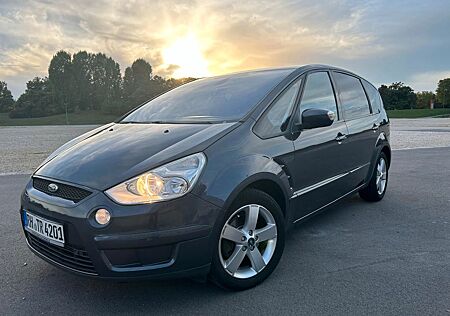 Ford S-Max 2,0 TDCi 103kW DPF Titanium