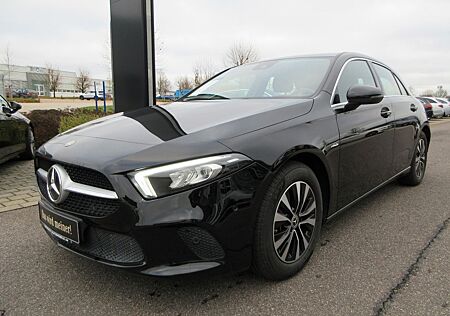 Mercedes-Benz A 180 Progressive 7G LED Navi Ambi CarPlay Spur