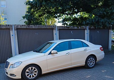 Mercedes-Benz E 200 CDI BlueEFFICIENCY ELEGANCE ELEGANCE