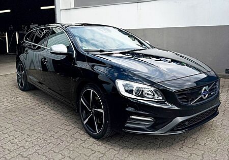 Volvo V60 D5 Momentum R-Design | 8-fach bereift
