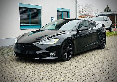 Tesla Model S Standard Reichweite -