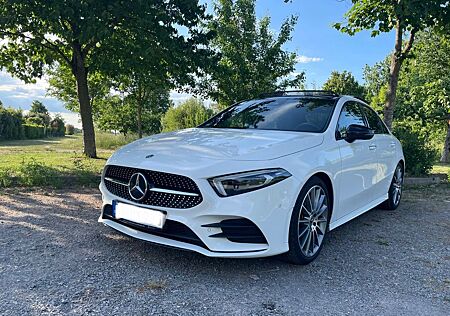 Mercedes-Benz A 250 Limousine AMG Line Pano 360 Burmester