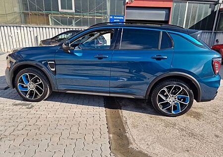 Lynk&Co 01 1.5 TD PHEV 192 kW ,Pano-Schiebe,Kamera 360