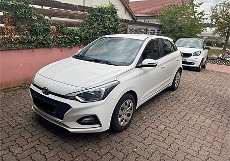 Hyundai i20 1.2 Select *Scheckheftgepflegt* *1.Hand*