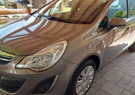 Opel Corsa 1.4 ECOTEC Satellite Klima Top