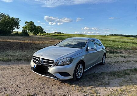 Mercedes-Benz A 200 BlueEFFICIENCY AMG Sport AMG Sport