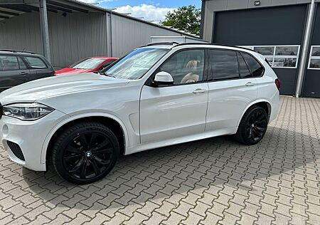BMW X5 40 d M-Paket Pano LED 360 AHK Motor 70.000KM