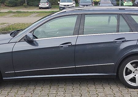 Mercedes-Benz E 350 BlueTEC T ELEGANCE Autom. ELEGANCE